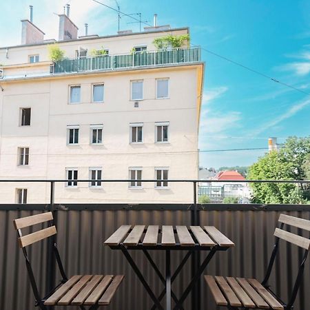 Beautiful 2-Bedroom Apartment Near Schoenbrunn Виена Екстериор снимка