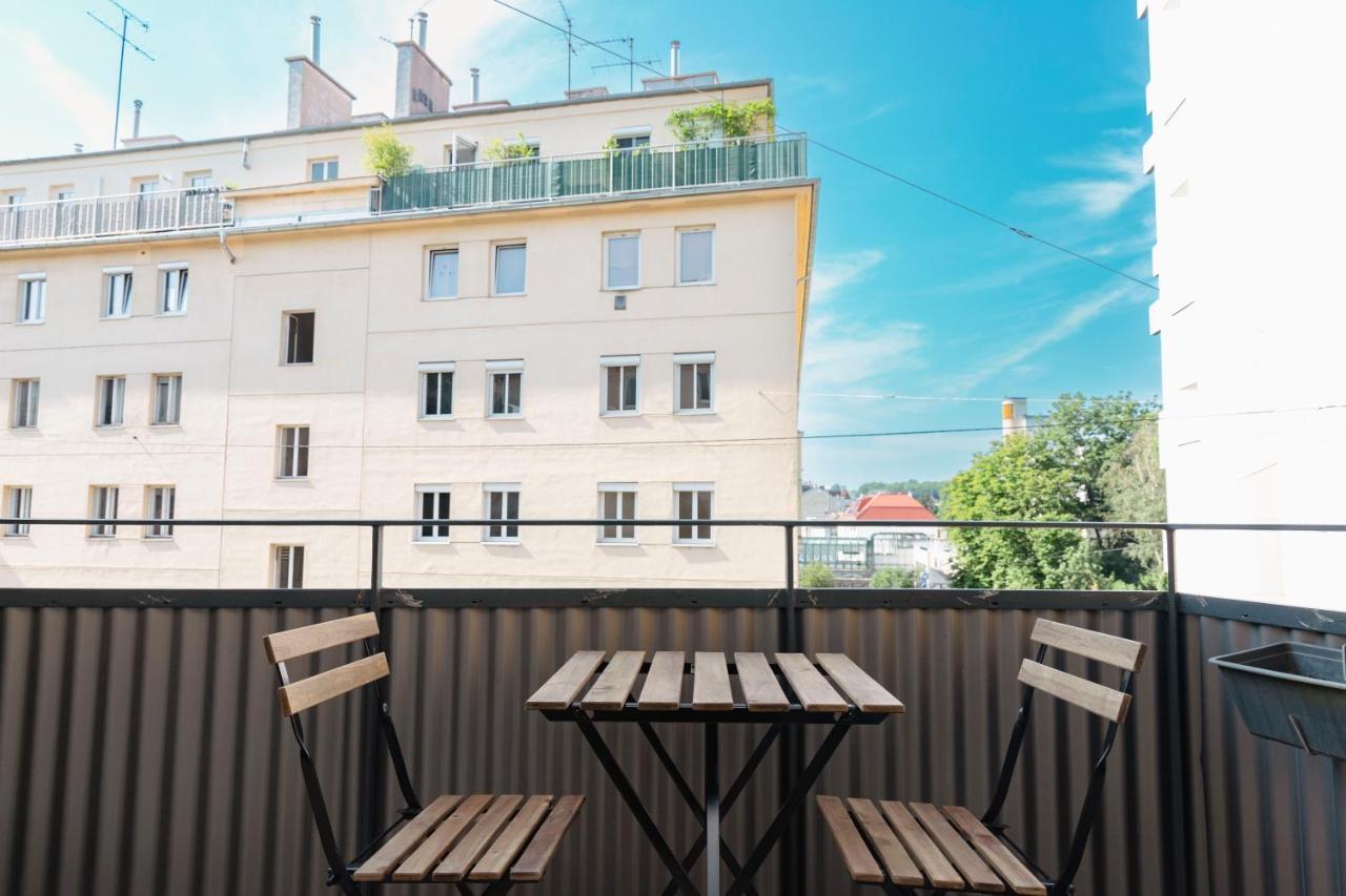 Beautiful 2-Bedroom Apartment Near Schoenbrunn Виена Екстериор снимка