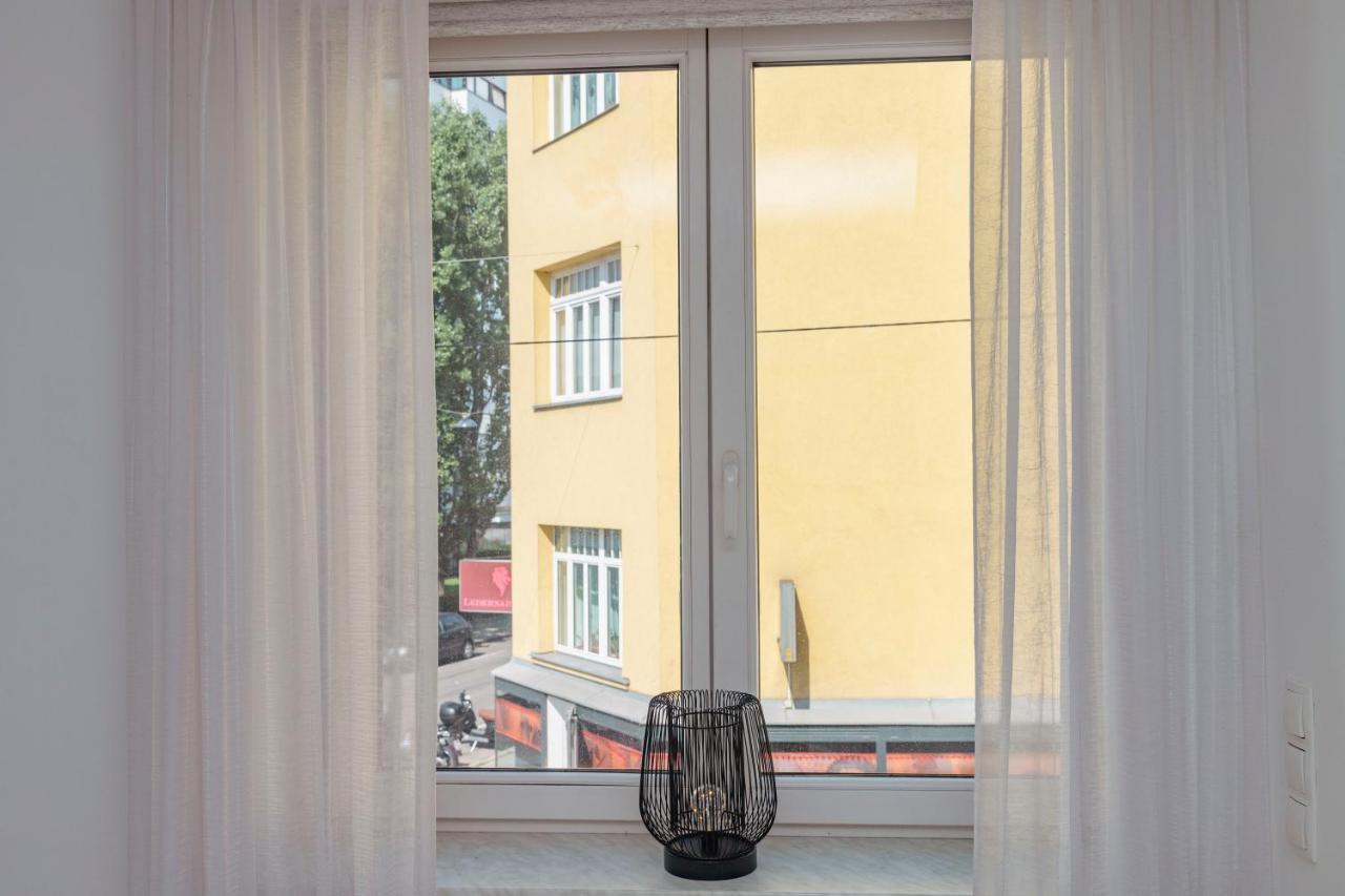 Beautiful 2-Bedroom Apartment Near Schoenbrunn Виена Екстериор снимка