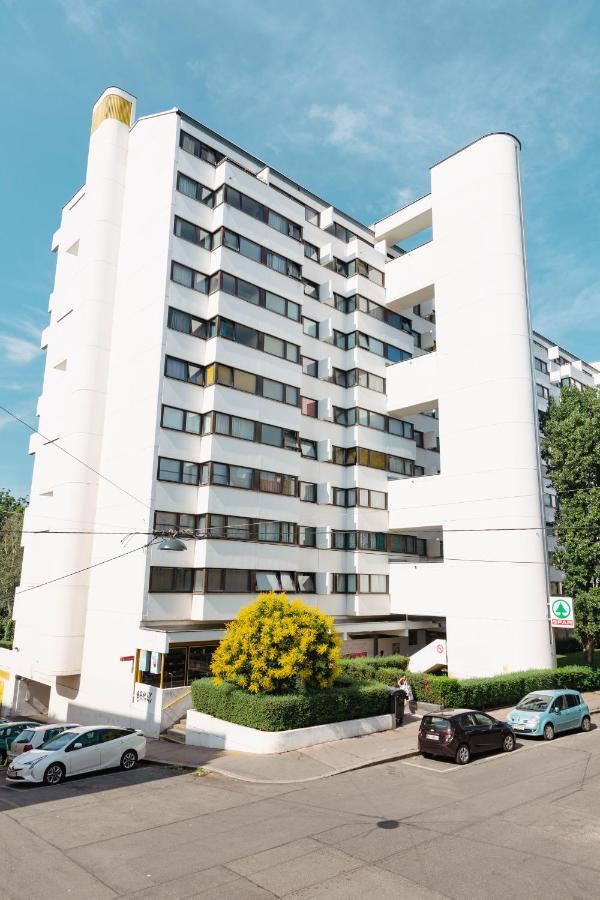 Beautiful 2-Bedroom Apartment Near Schoenbrunn Виена Екстериор снимка