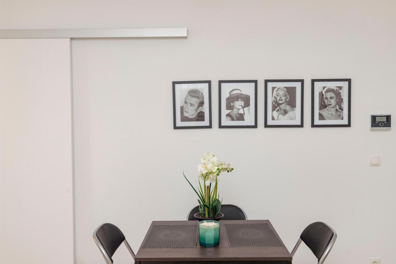 Beautiful 2-Bedroom Apartment Near Schoenbrunn Виена Екстериор снимка