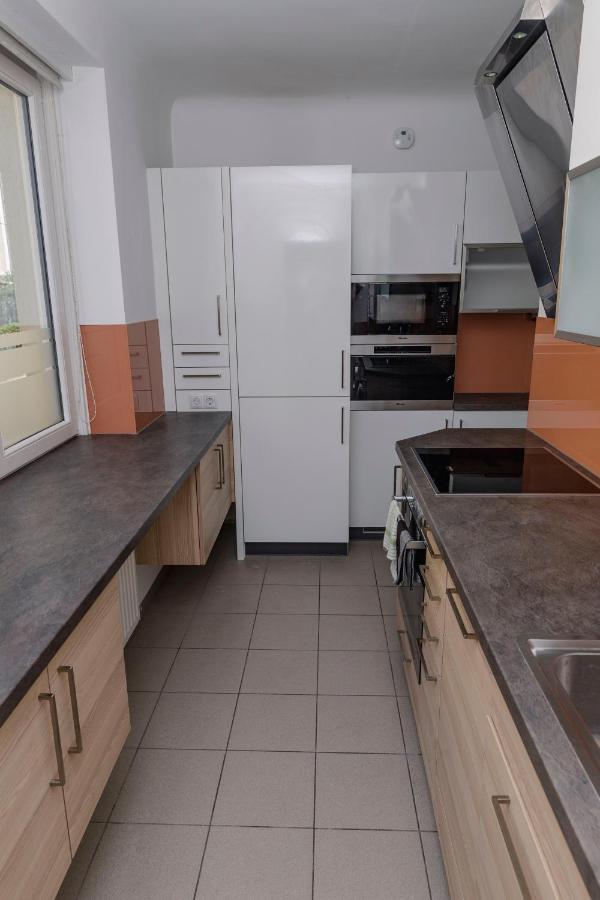 Beautiful 2-Bedroom Apartment Near Schoenbrunn Виена Екстериор снимка